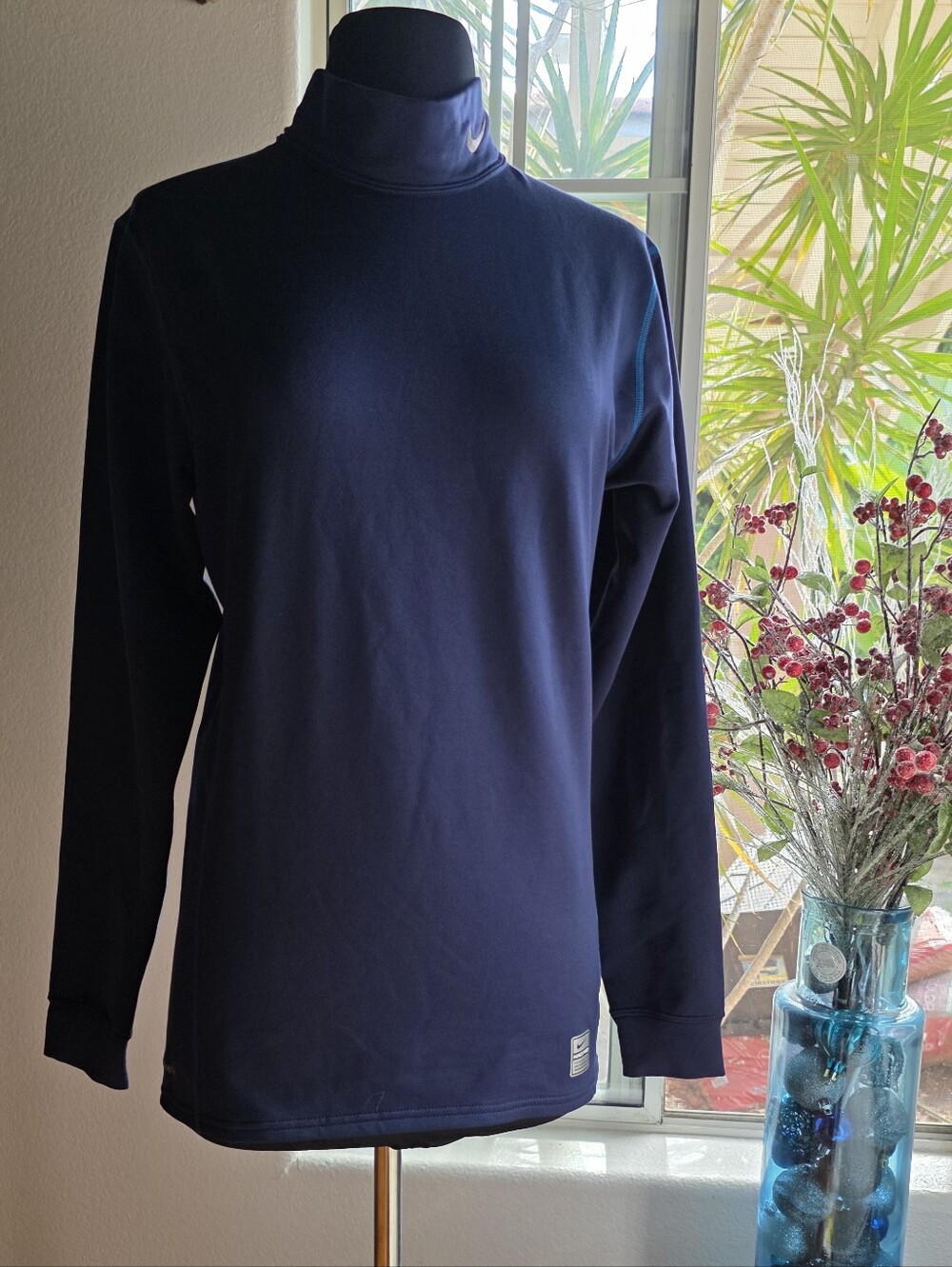 NIKE FIT THERMA TOP - Picture 2 of 6